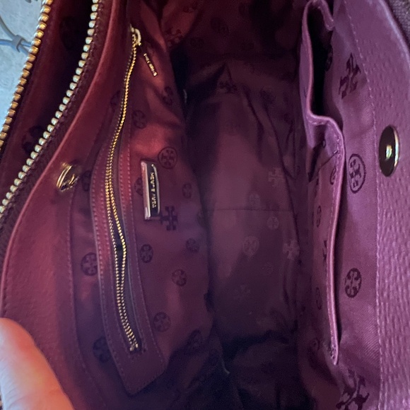 Tory Burch Handbags - Tory Burch Robinson Pebbled Leather Tote (Satchel)